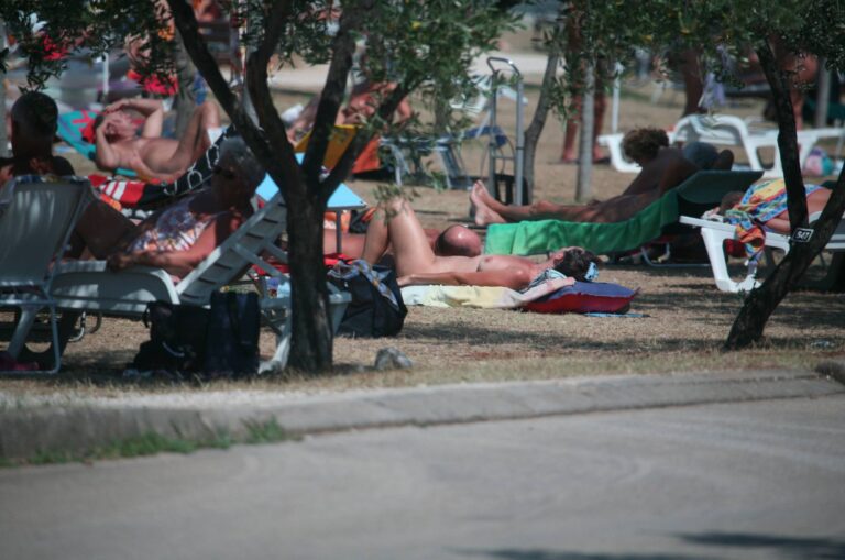 Avilia FKK Naturist Park: Celebrating Freedom and Embracing Nude Teen Photography